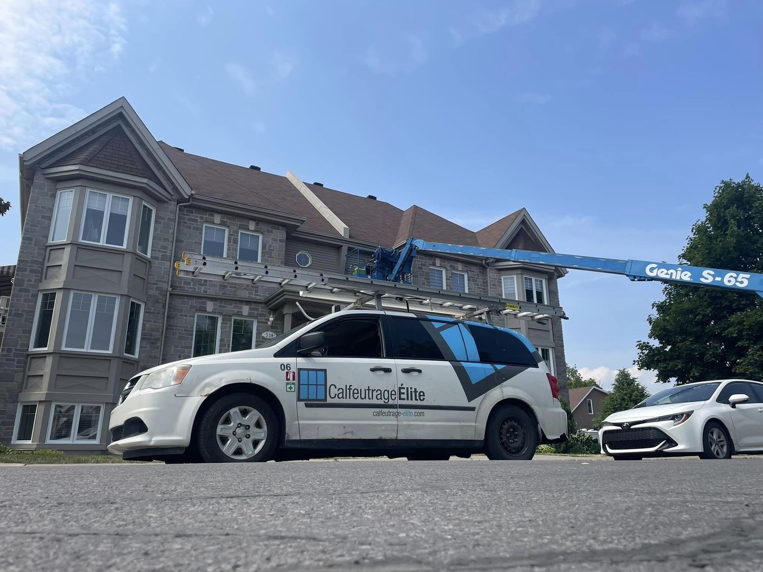 Travaux - Extérieur d'un projet de Calfeutrage près de Montréal/Laval/Longueuil (Grand Montréal) de Calfeutrage Élite