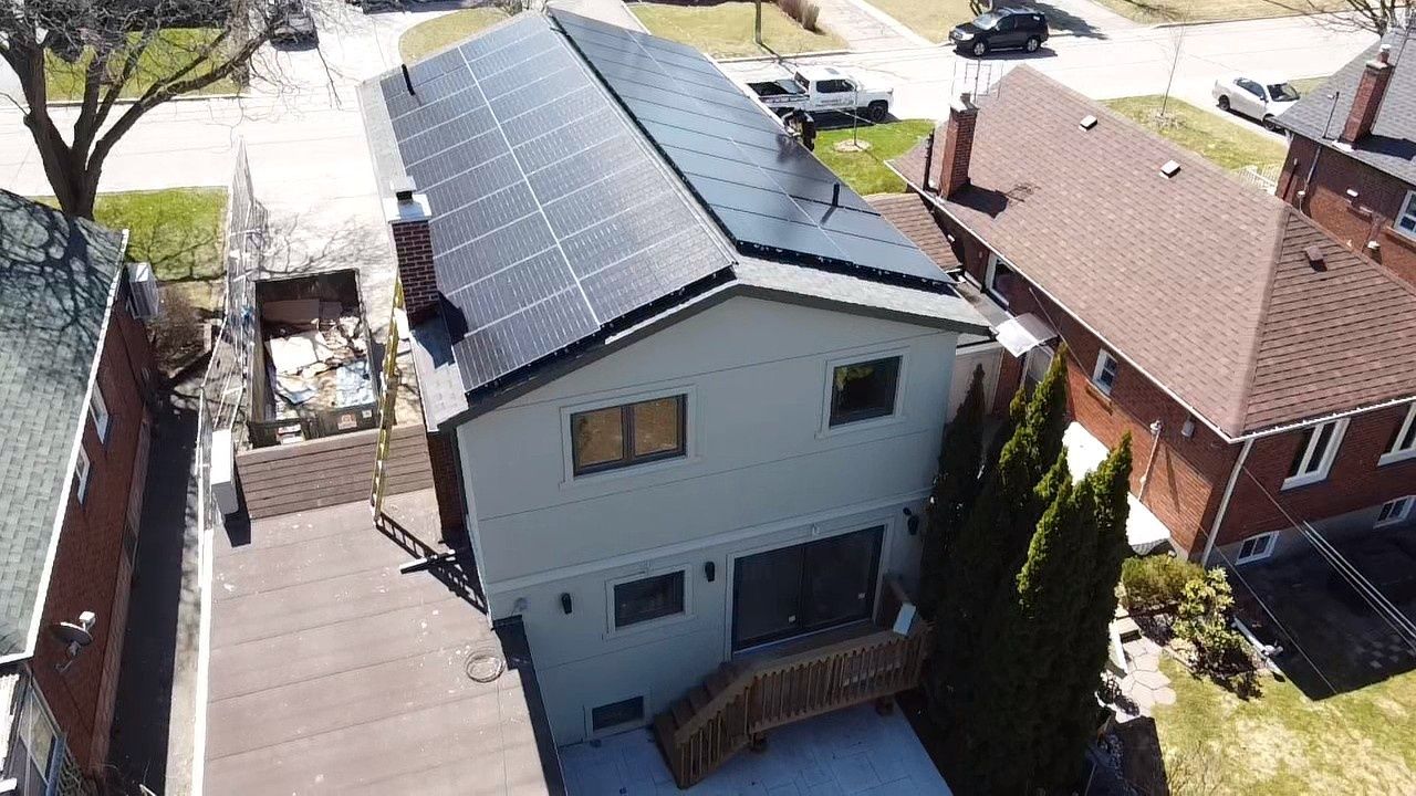  d'un projet de Panneaux solaires photovoltaïques près de Toronto (Grand Toronto) de Radiant Solar Energy Group