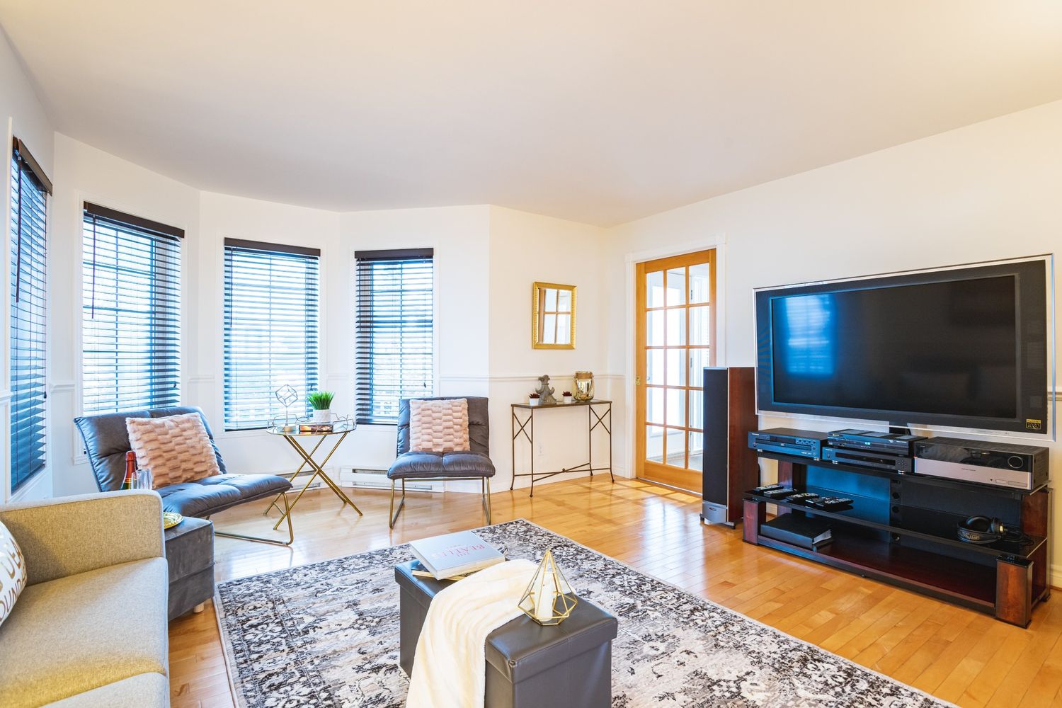 Salon d'un projet de Maisons unifamiliales près de Québec/Lévis (Ville de Québec) de Sara Abonce-Courtier Immobilier Résidentiel et Commercial