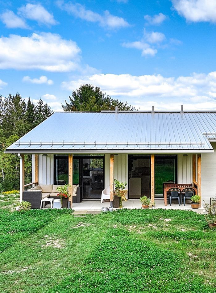 Porch from a Single family homes project near Sherbrooke (Estrie) by Belvedair