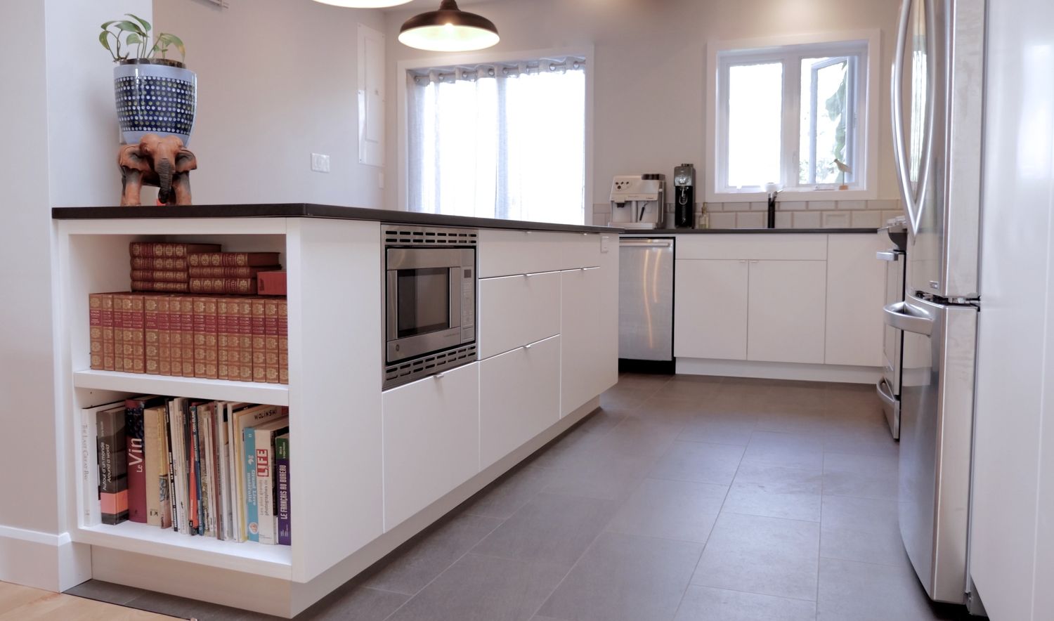 Cocina de un proyecto de tipo Cocinas cerca de Montreal (Gran Montreal) por À l' Aube - Designer & cuisiniste