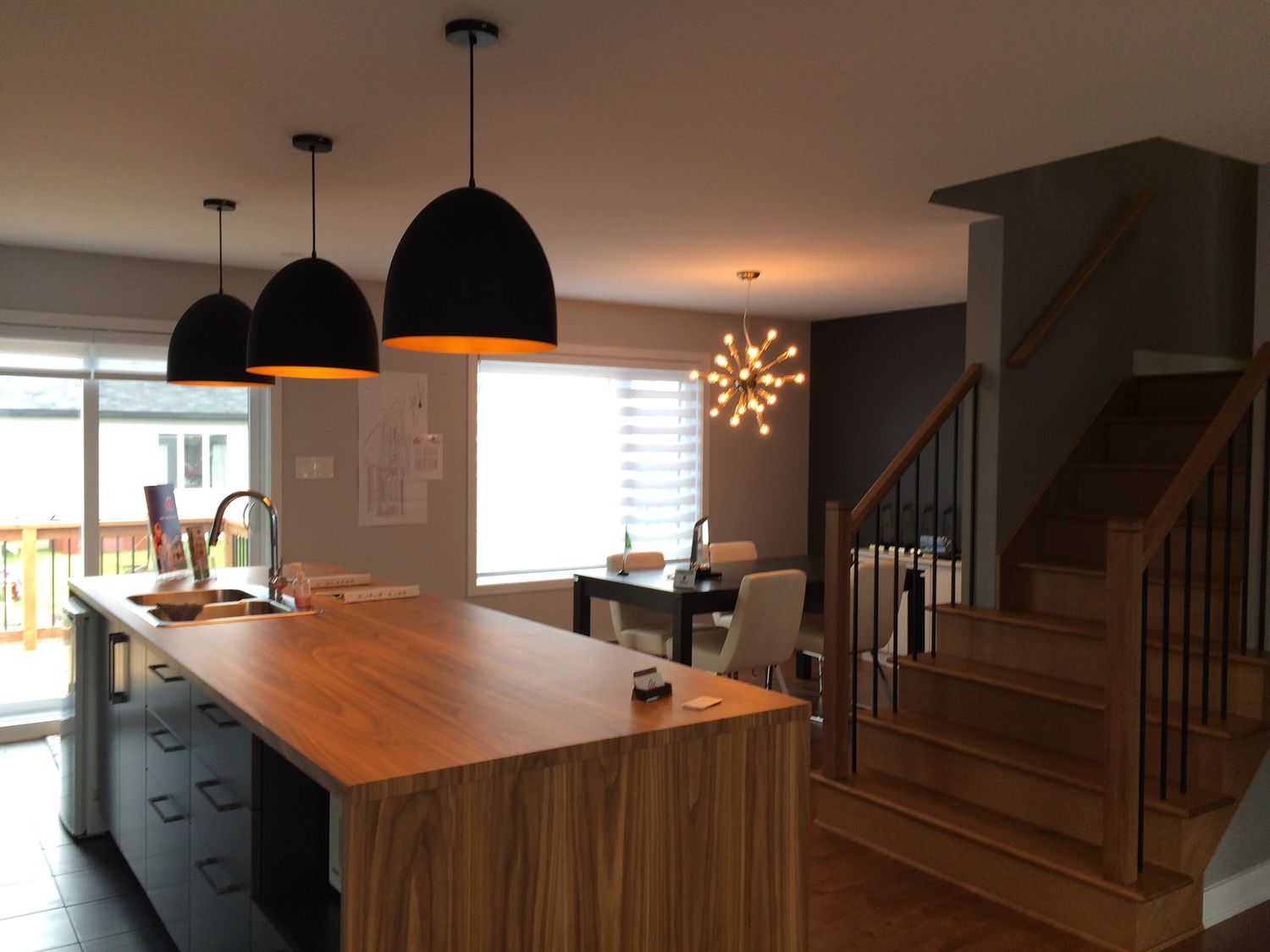 Comedor de un proyecto de tipo Viviendas unifamiliares cerca de Granby - Bromont - Cowansville por GAÉTAN SIROIS CONSTRUCTION INC