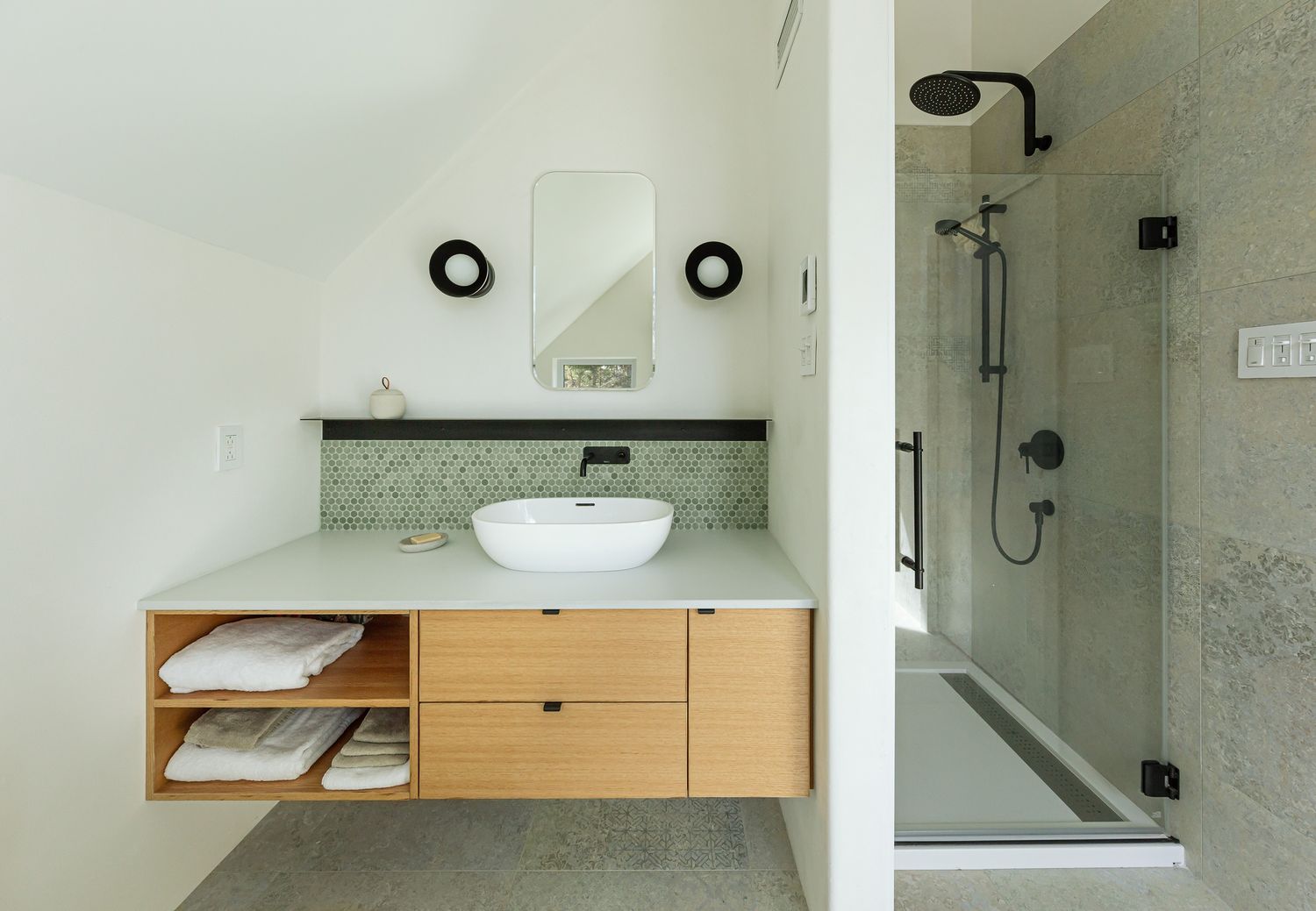 Bathroom from a Single family homes project near Saint-Jerome (Laurentides) by À l' Aube - Design Studio & Kitchen Specialist