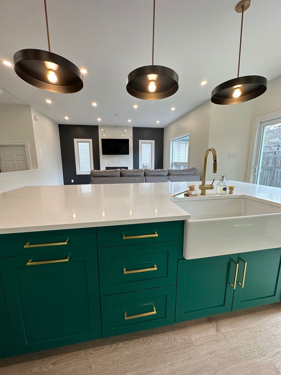 Kitchen from a Single family homes project near Ottawa by Cabinet Wakefield