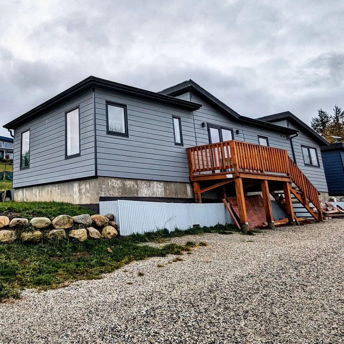 Façade avant d'un projet de Maisons usinées et modulaires près de Sunshine coast de Rohe Homes
