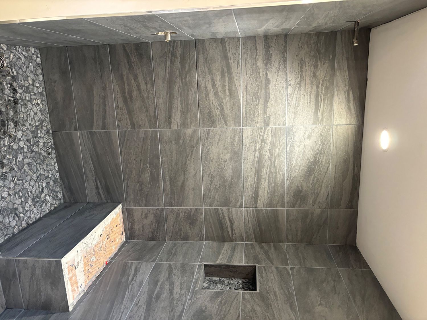 Bathroom from a Multi-family and high-rise Buildings project near Vancouver (Greater Vancouver) by C&M NOVOBUILD INC