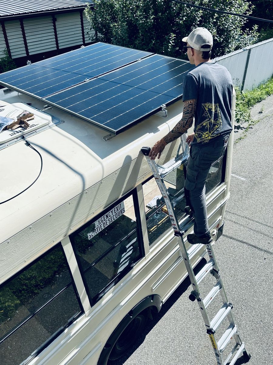 Mécanique du bâtiment d'un projet de Systèmes autonomes photovoltaïques près de Montréal/Laval/Longueuil (Grand Montréal) de Alternative Solaire inc.