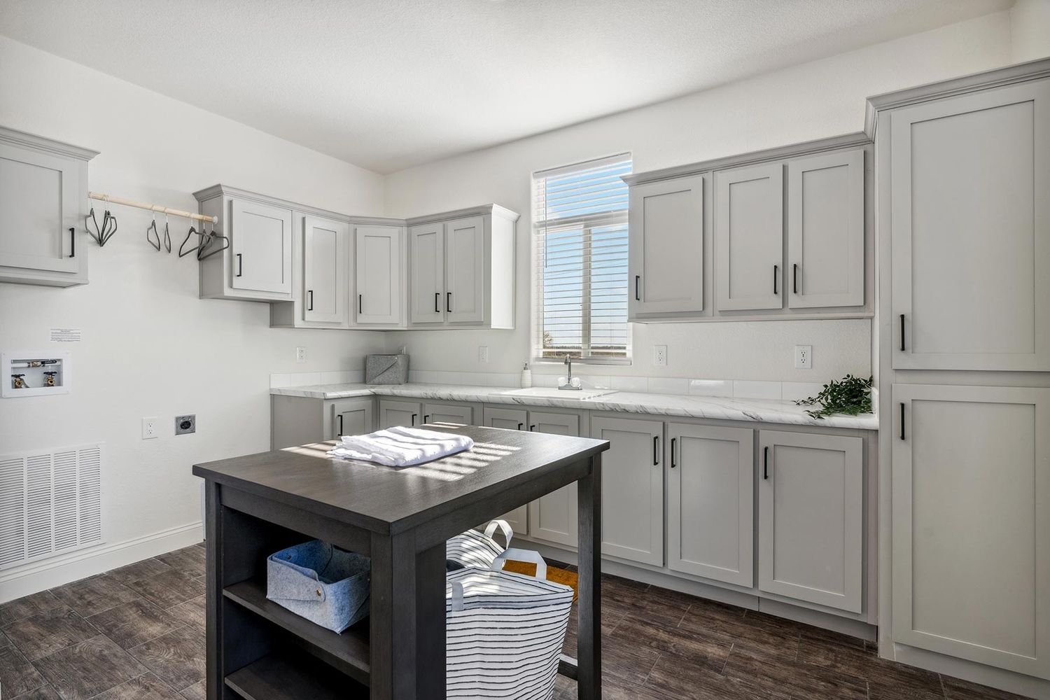 Cocina de un proyecto de tipo Casas Prefabricadas y modulares cerca de Phoenix por Homes Direct