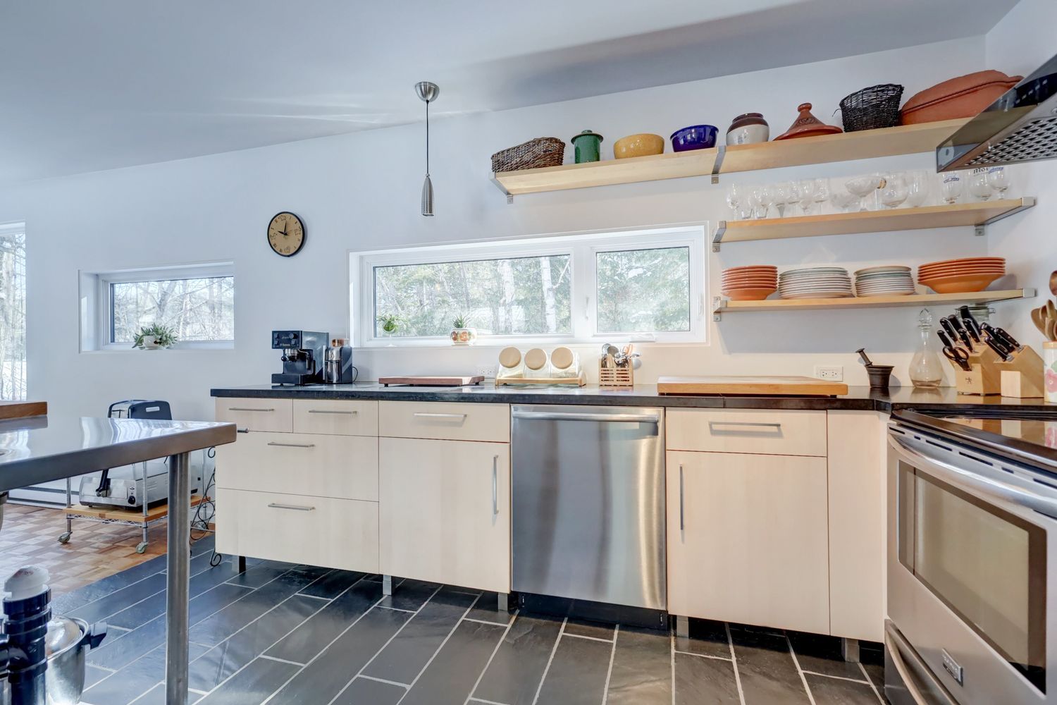 Cuisine d'un projet de Maisons unifamiliales près de Sherbrooke (Estrie) de Claire Derome • courtière en immobilier résidentiel
