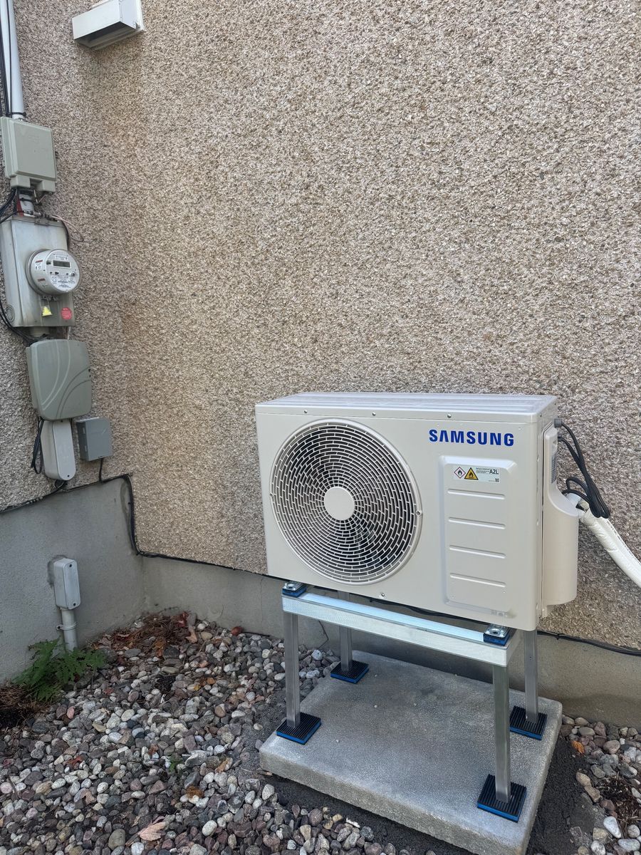  de un proyecto de tipo Bombas de calor cerca de Montreal (Gran Montreal) por Climatisation NDS-Pro Inc.