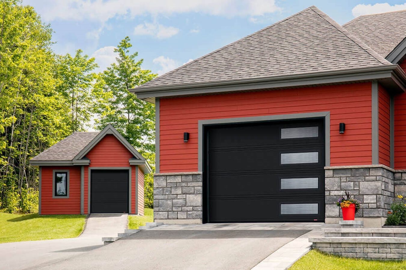 Garage et cabanon d'un projet de Portes de garage près de Montréal/Laval/Longueuil (Grand Montréal) de Portes de garage St-Jérôme