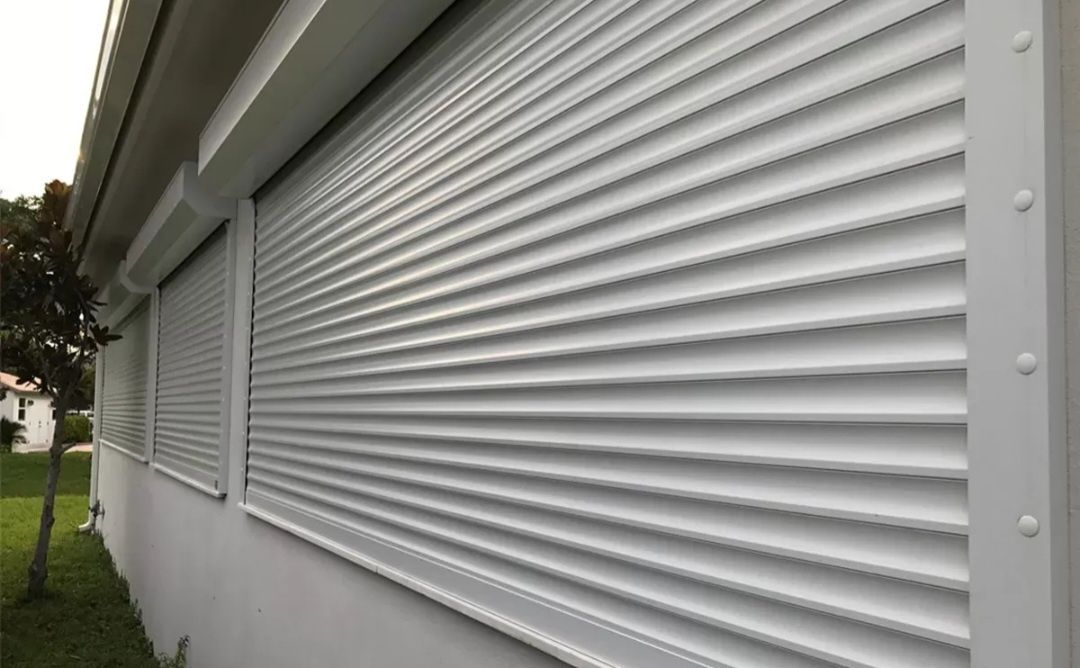 Exterior Finishes from a Roller shutters project near Montreal (Greater Montreal) by ombraluxe