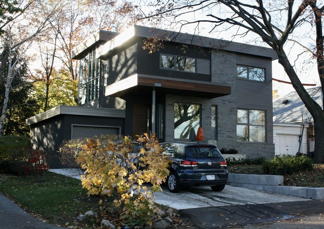 Façade avant d'un projet de Maisons unifamiliales près de Toronto (Grand Toronto) de Quantum Geothermal Inc.
