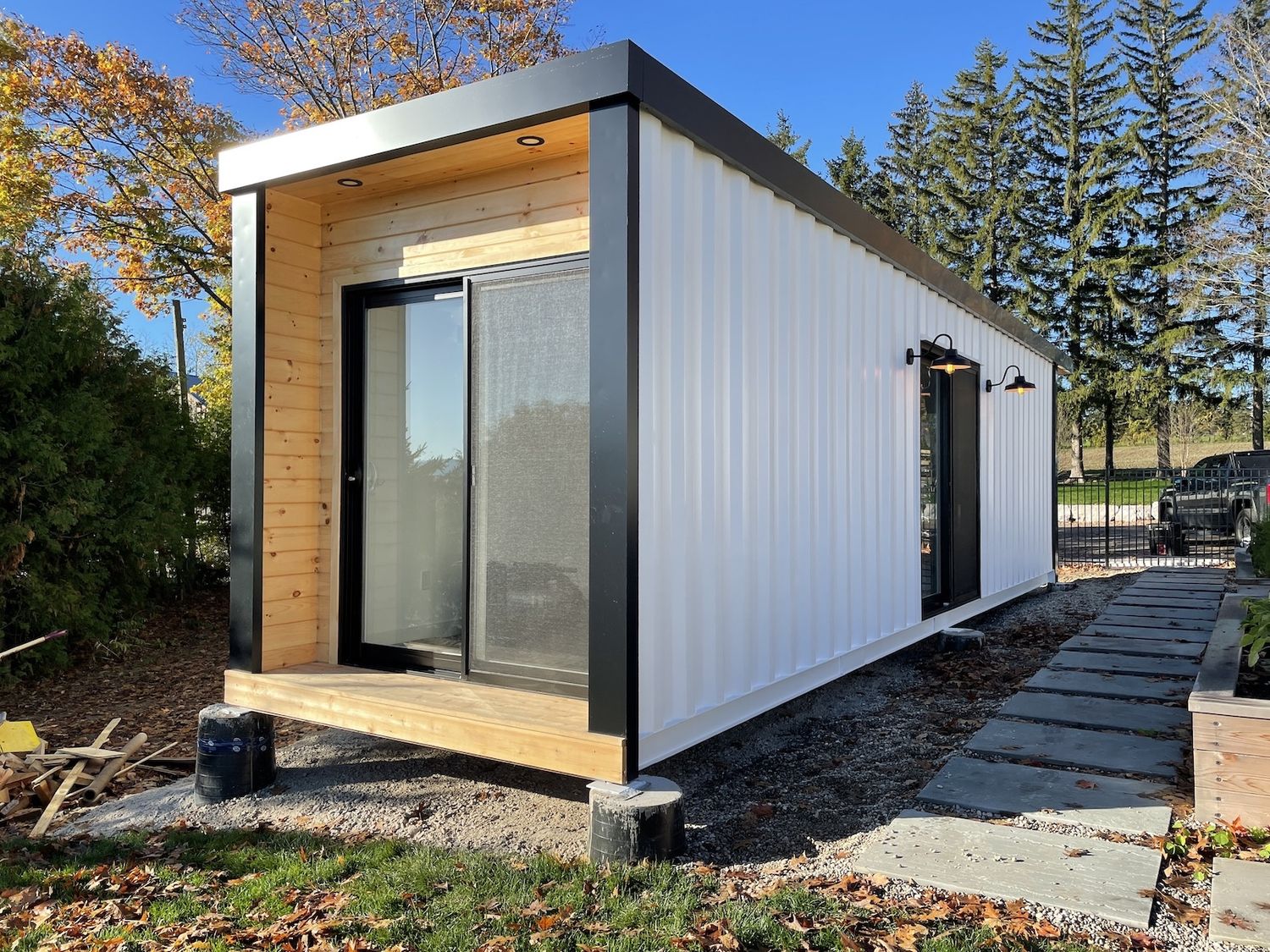 Exterior Finishes from a Accessory Dwelling Units (ADUs) project near Toronto (Greater Toronto) by Ballance Containers