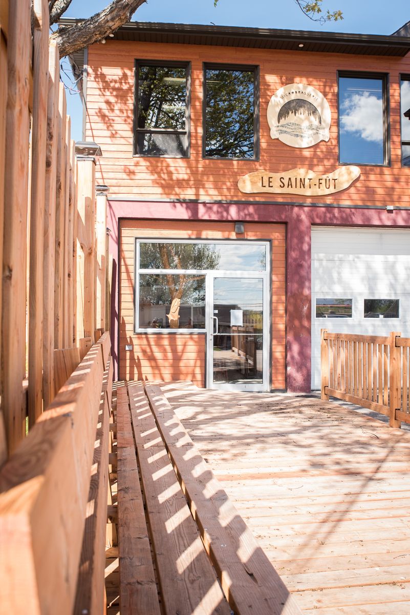 Deck & Balcony from a Terraces & Decks project near Saguenay - Lac-Saint-Jean by Le Mur Porteur | Coopérative de travail