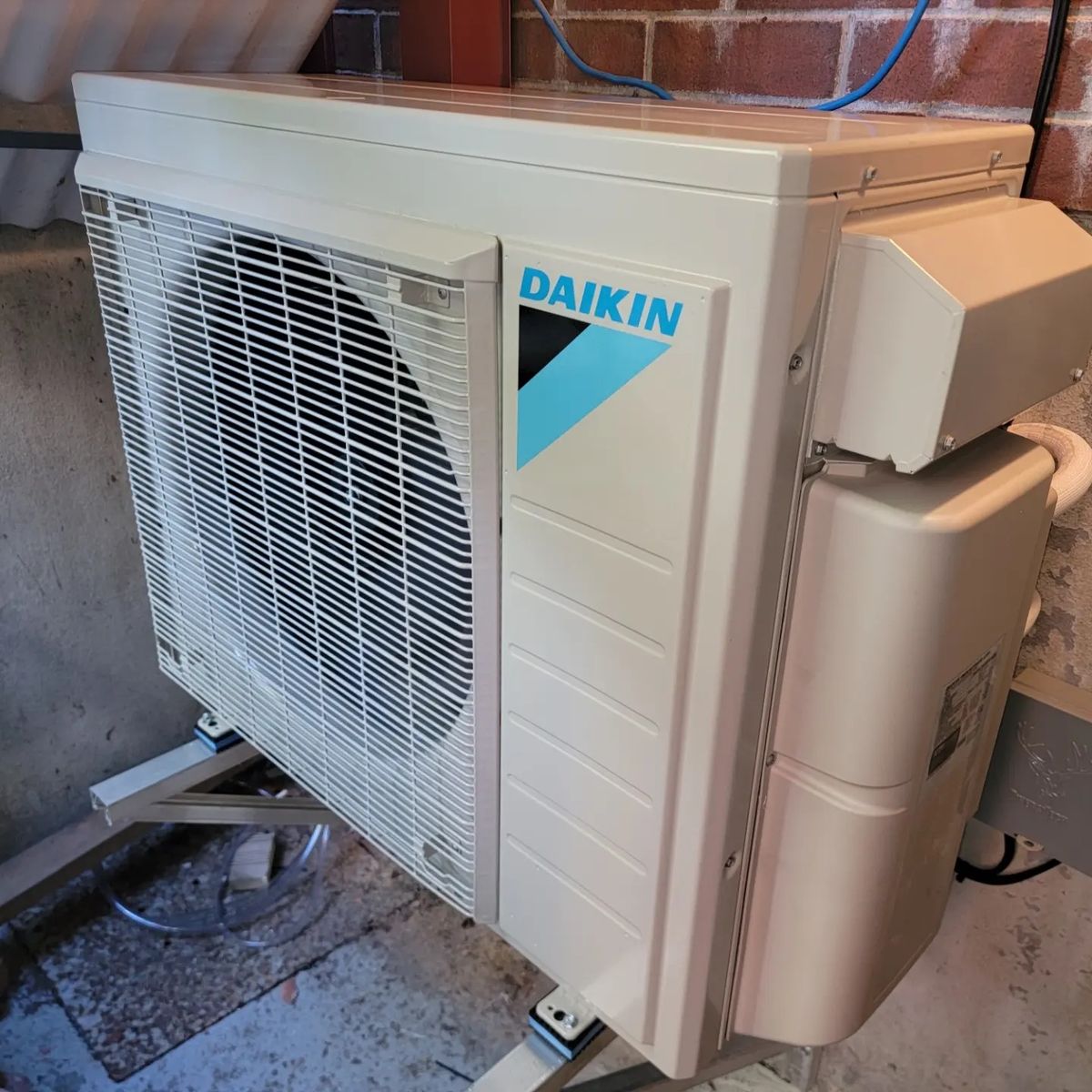 Building mechanicals from a Heat pumps project near Montreal (Greater Montreal) by DB climatisation
