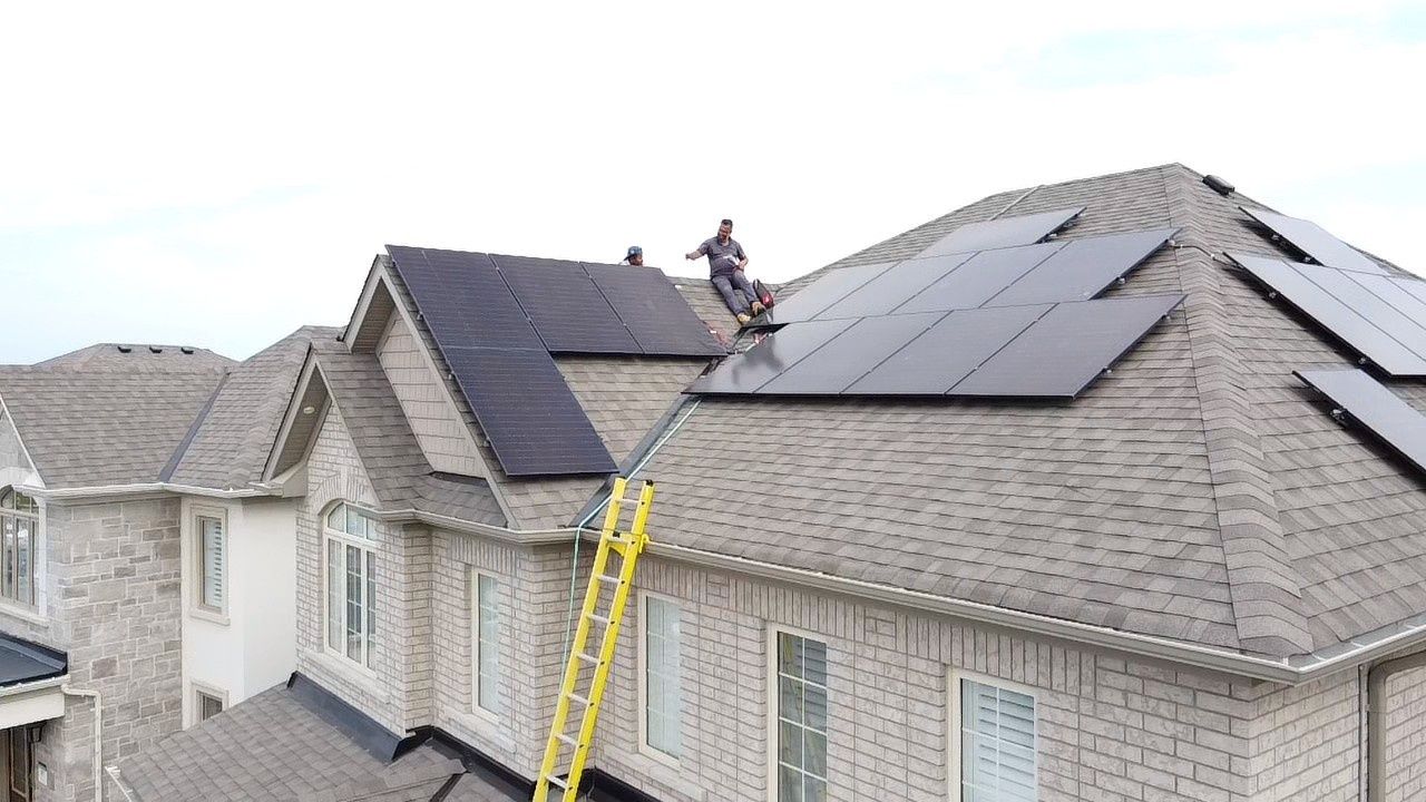  d'un projet de Panneaux solaires photovoltaïques près de Toronto (Grand Toronto) de Radiant Solar Energy Group