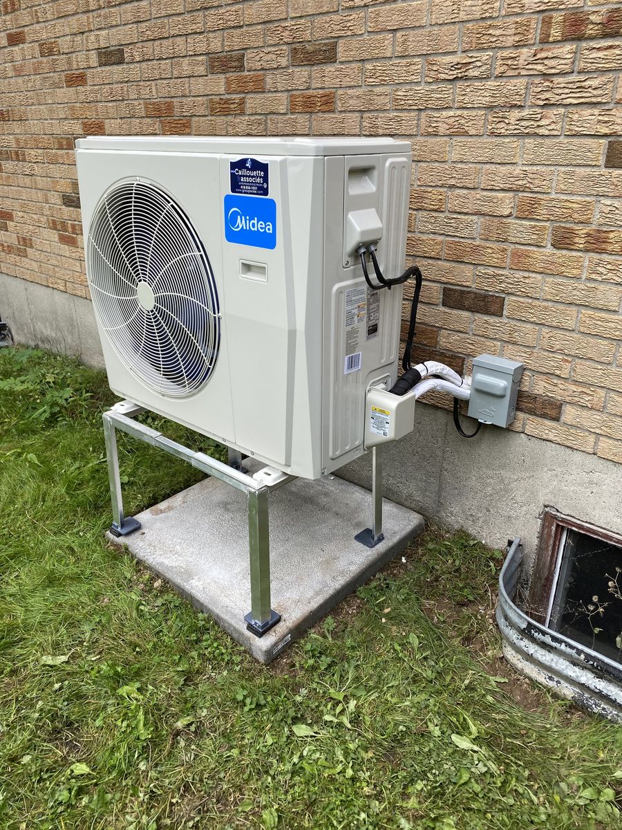 Building mechanicals from a Heat pumps project near Quebec City - Levis by Groupe Caillouette & Associés inc