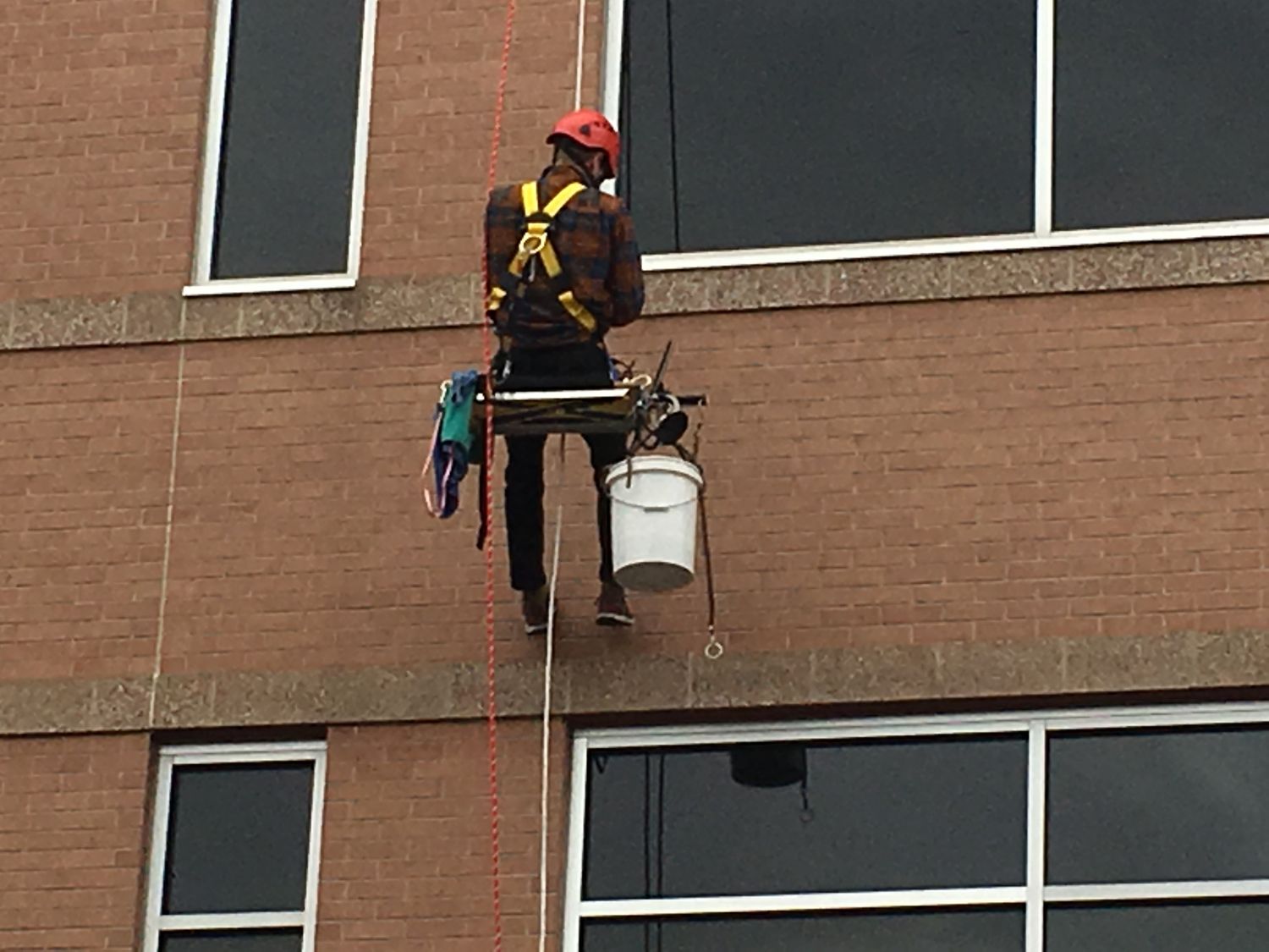 Travaux - Extérieur d'un projet de Bâtiments multi-résidentiels et tours d'habitations près de Denver - Boulder de Ease Your Panes Window Cleaning