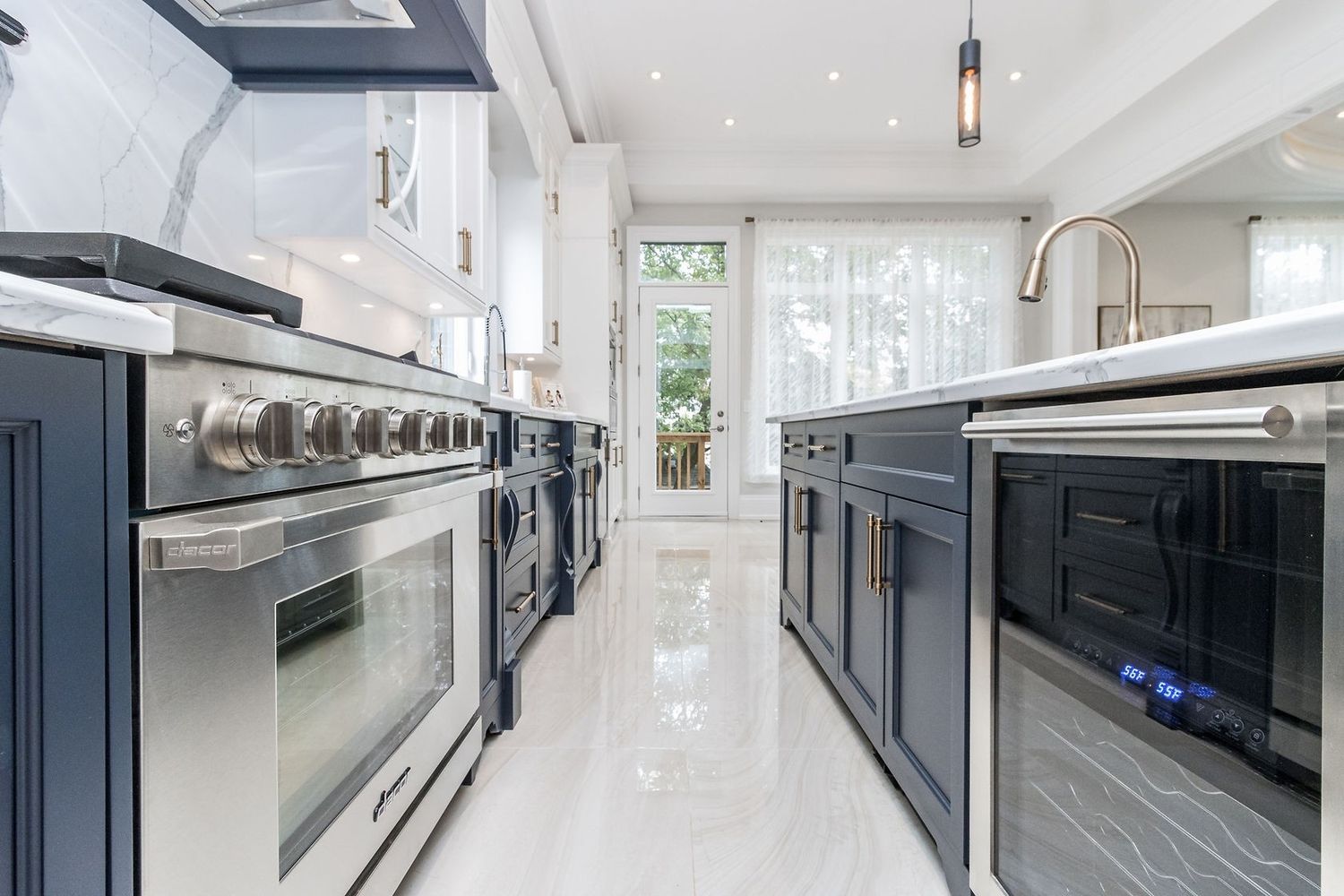  de un proyecto de tipo Cocinas cerca de Toronto (Área metropolitana de Toronto) por Kitchen & Bath | Toronto Kitchen Renovation