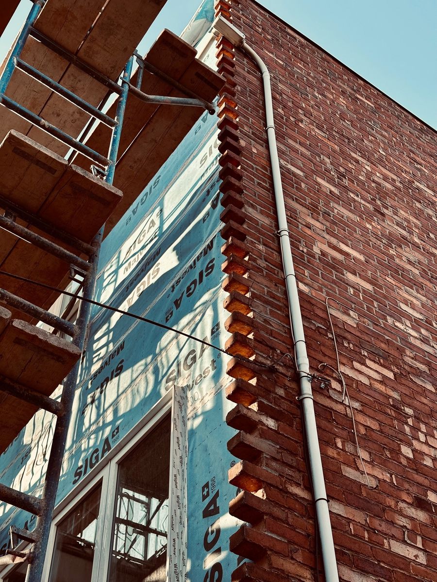 Construcción de exteriores de casas de un proyecto de tipo Viviendas unifamiliares cerca de Montreal (Gran Montreal) por Retrofit Construction