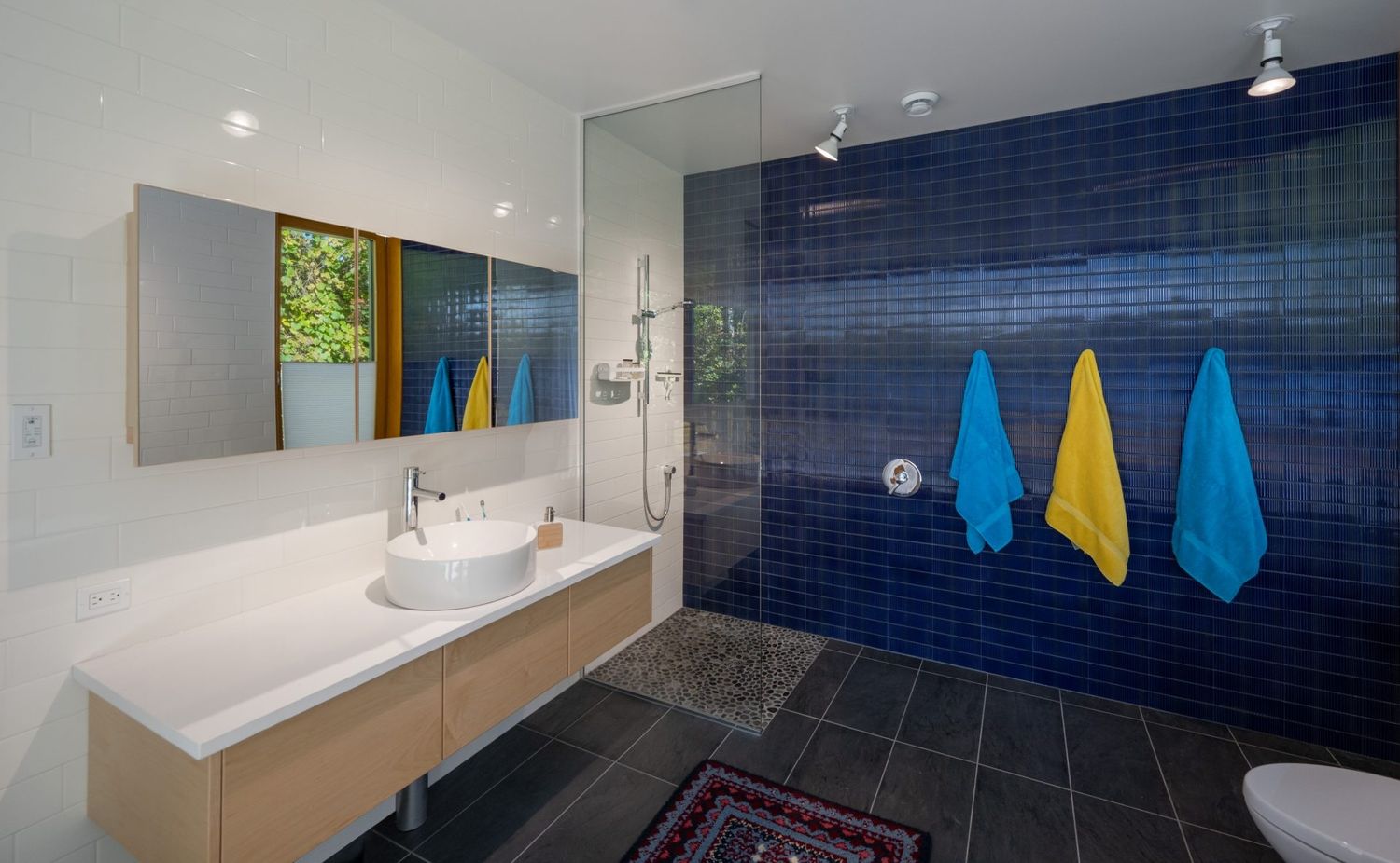 Bathroom from a Single family homes project near Ottawa by KWC Architects Inc.