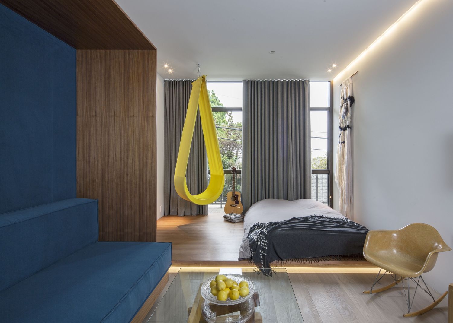 Bedroom from a Prefab and Modular Houses project near Santa Maria - Santa Barbara by Minarc