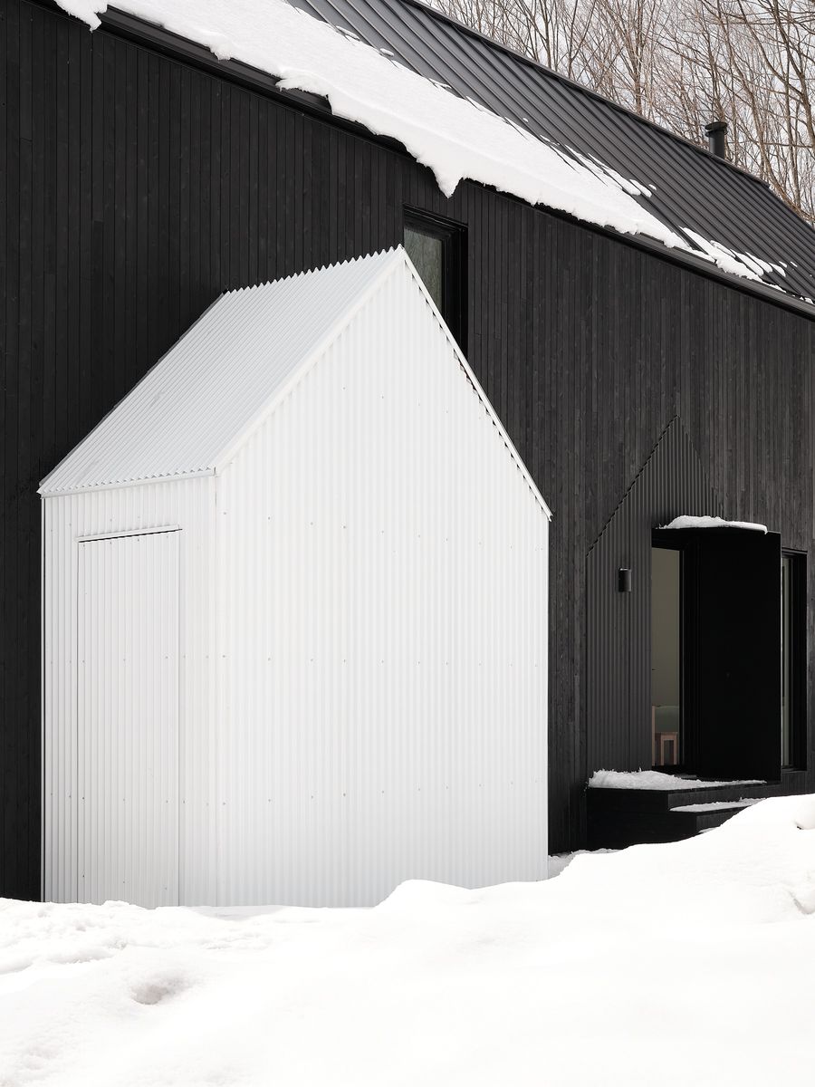 Exterior Finishes from a Single family homes project near Granby - Bromont - Cowansville by Stroph Architecture & Design