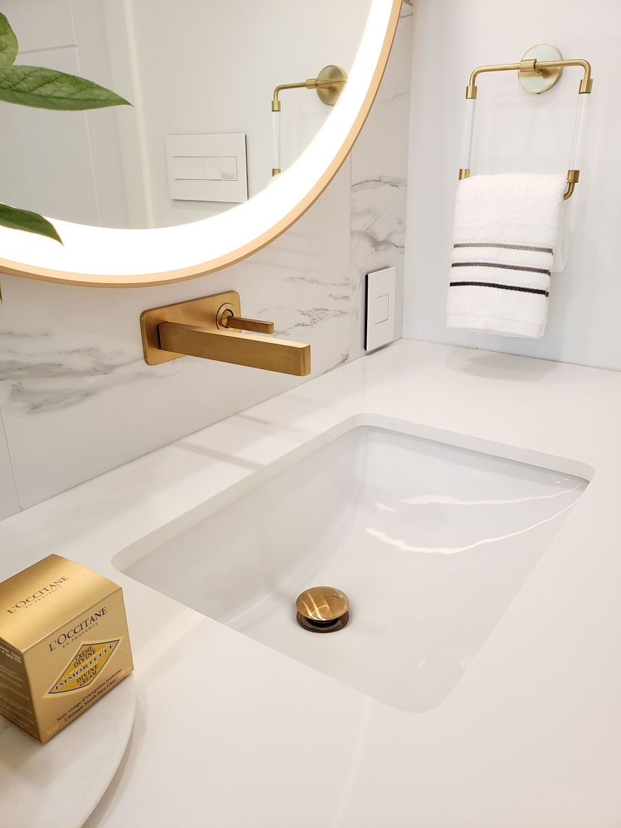  from a Bathrooms project near Toronto (Greater Toronto) by Soulier Design Studio