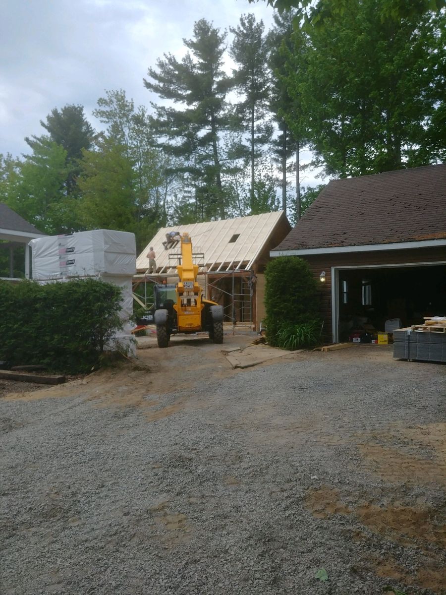 Construcción de exteriores de casas de un proyecto de tipo Unidades de vivienda accesorias (ADU) cerca de Montreal (Gran Montreal) por Delamain Construction
