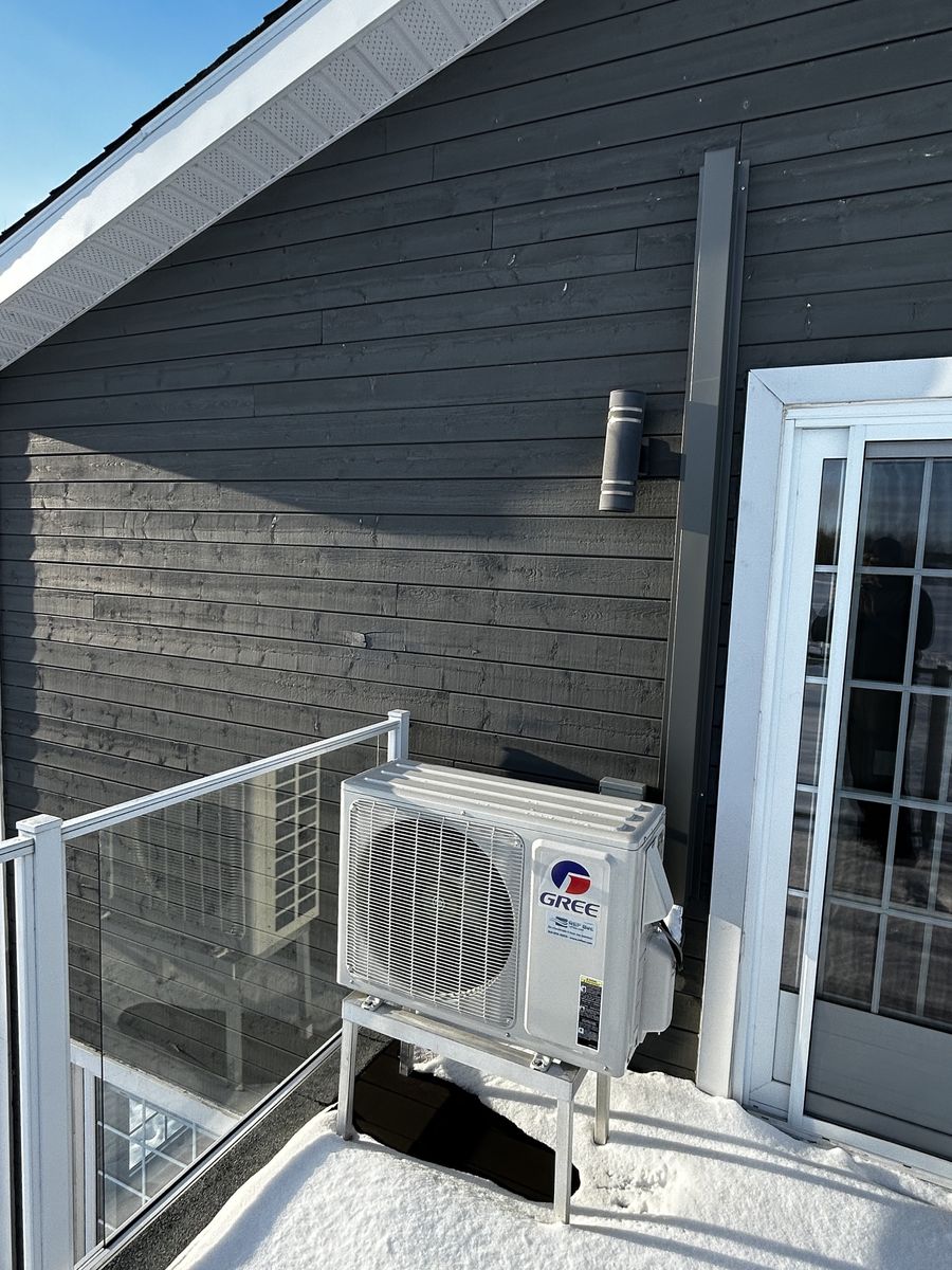 Terraza y balcón de un proyecto de tipo Bombas de calor cerca de Trois-Rivières (Mauricie) por REFBEC