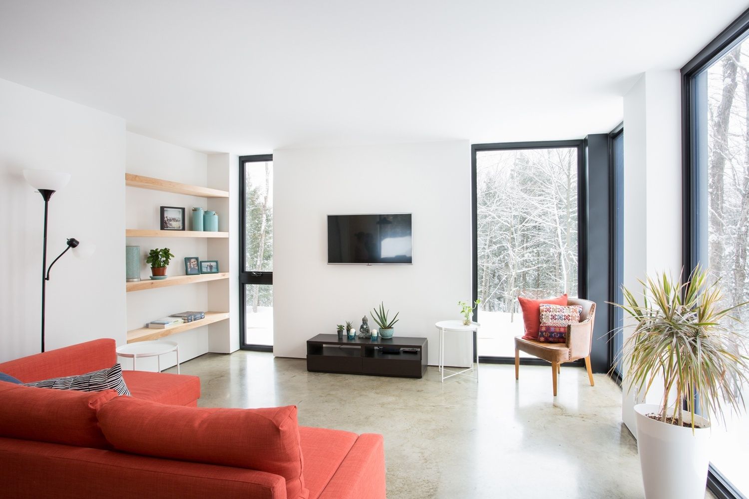 Salon d'un projet de Maisons unifamiliales près de Sherbrooke (Estrie) de UrbanÉco Construction
