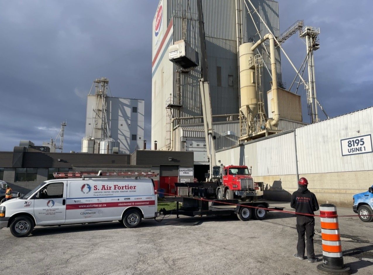 Travaux - Extérieur d'un projet de Thermopompes près de Saint-Jean-sur-Richelieu (Montérégie) de S. Air Fortier