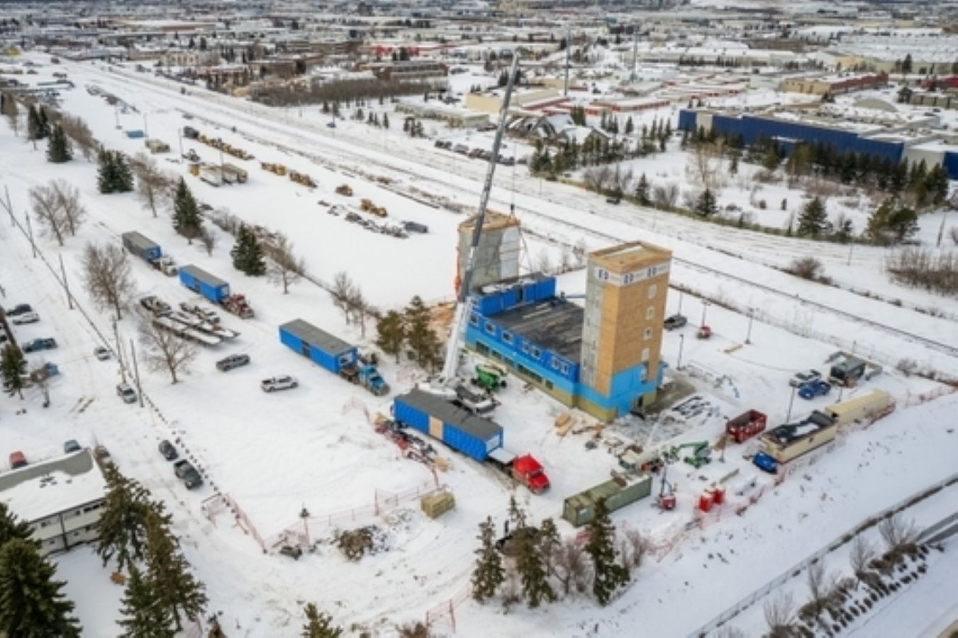 Construcción de exteriores de casas de un proyecto de tipo Casas Prefabricadas y modulares cerca de Calgary por Northgate Industries Ltd.