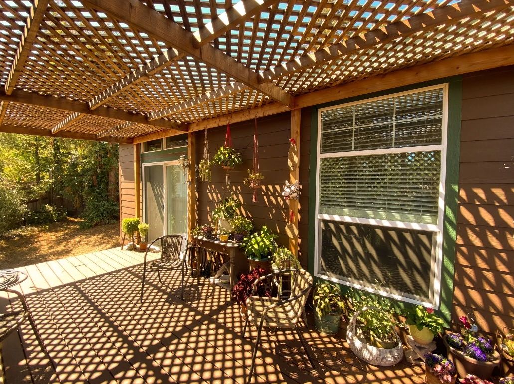 Deck & Balcony from a Accessory Dwelling Units (ADUs) project near San Francisco Bay by Sonoma Manufactured Homes