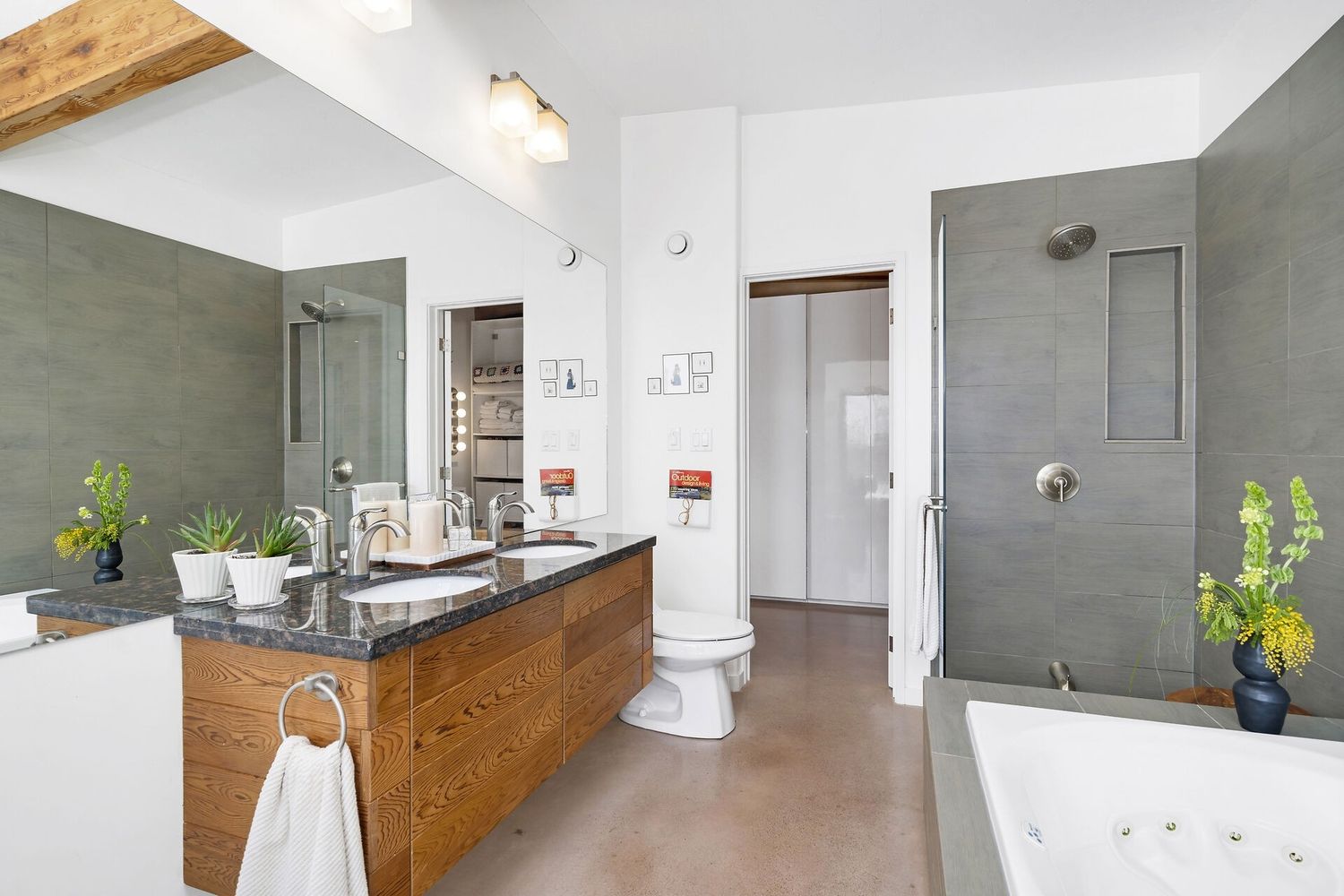 Salle de bain d'un projet de Maisons unifamiliales près de Toronto (Grand Toronto) de Ann Shanahan Team