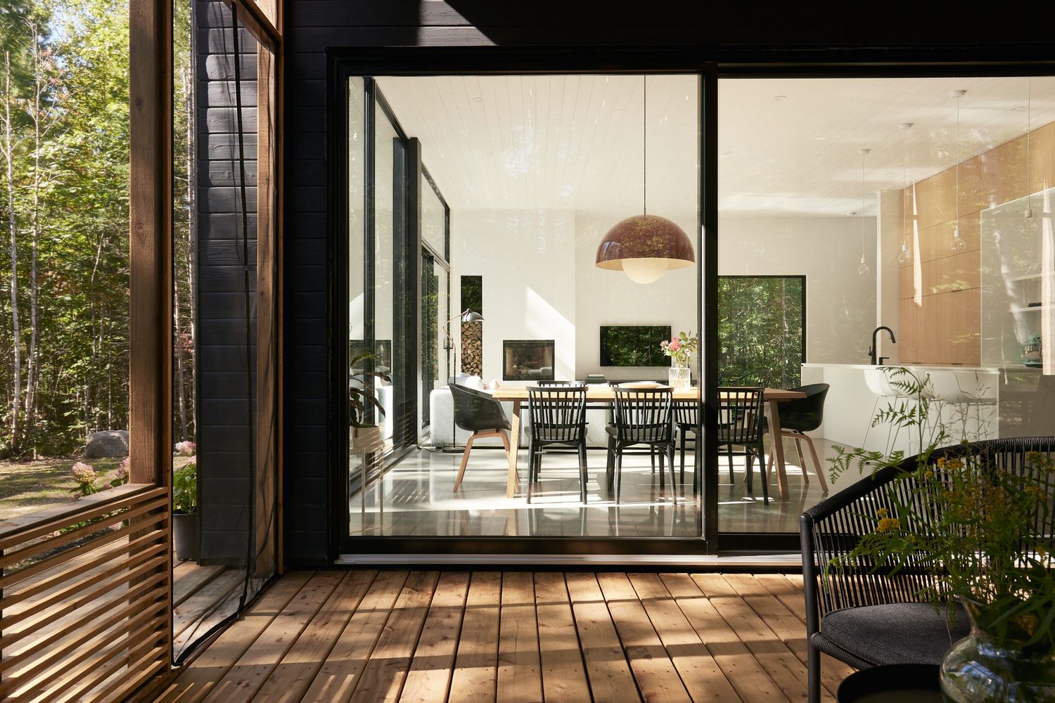 Veranda & Sunroom from a Single family homes project near Montreal (Greater Montreal) by GHOCHE ARCHITECTE