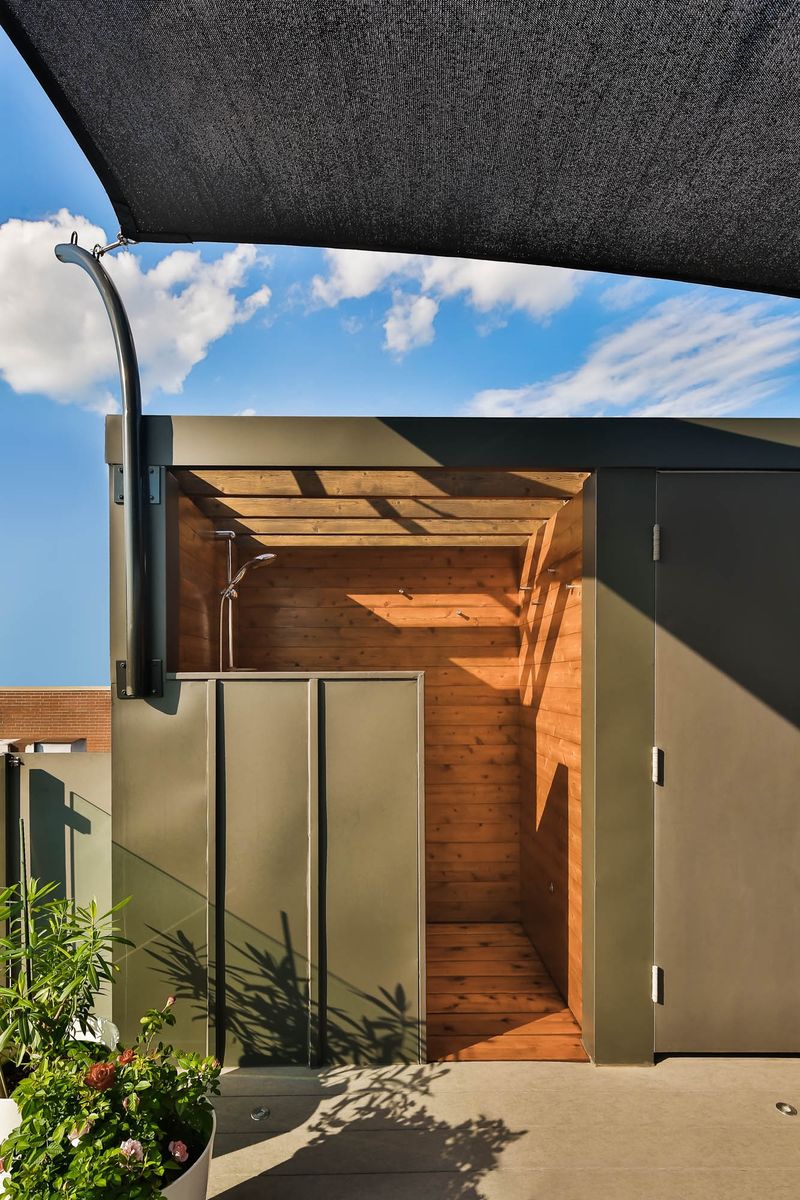 Rooftop Terrace from a Second Floor Additions project near Montreal (Greater Montreal) by Atelier Tautem