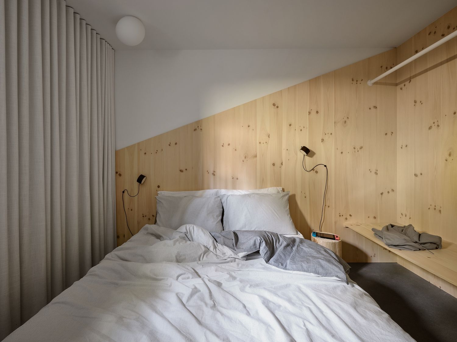 Dormitorio de un proyecto de tipo Viviendas unifamiliares cerca de Granby - Bromont - Cowansville por Stroph Architecture & Design
