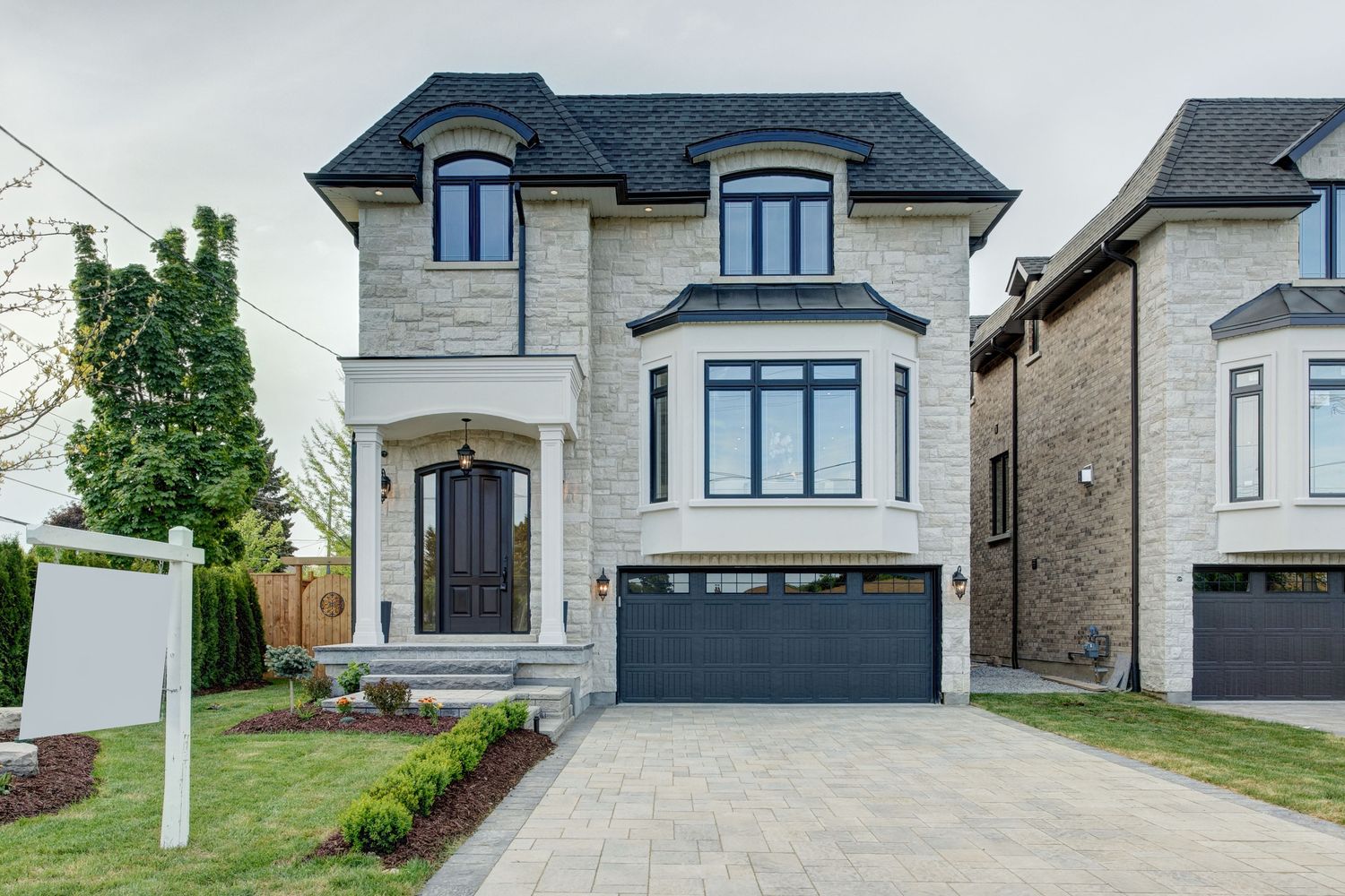 House Exterior from a Single family homes project near Toronto (Greater Toronto) by Avvio Fine Homes