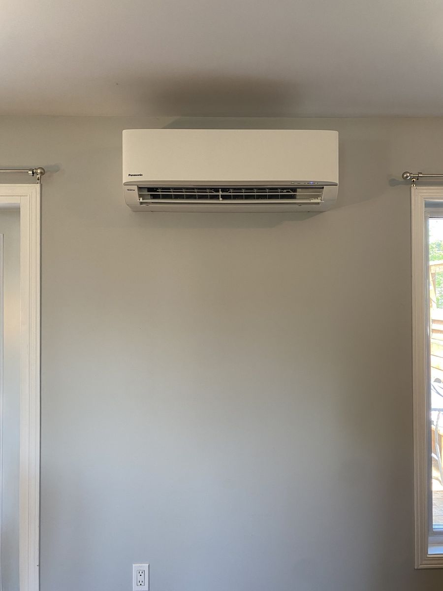Building mechanicals from a Heat pumps project near Quebec City - Levis by AIR-MC Climatisation & Chauffage Inc.