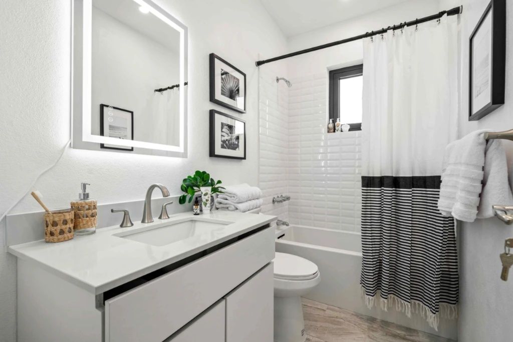 Bathroom from a Single family homes project near El Centro (Imperial County) by Partanna Global, Inc