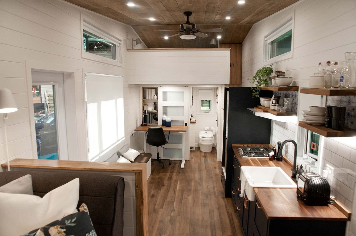 Kitchen from a Tiny Houses project near Los Angeles - Long Beach - Anaheim by Minimaliste Inc.