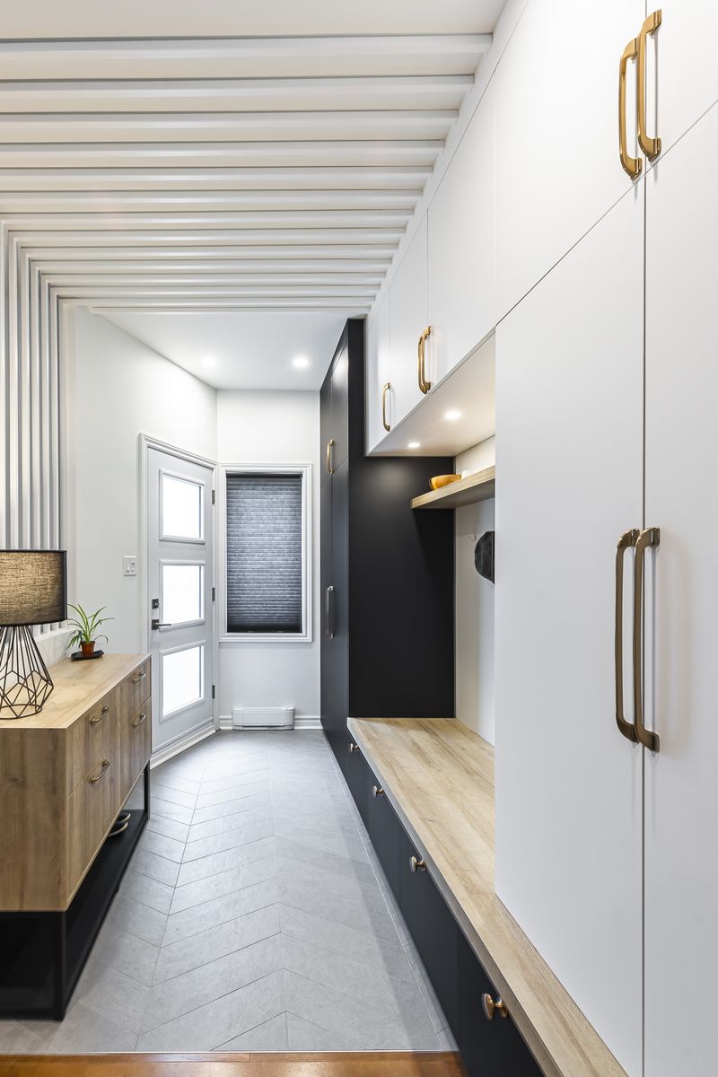Entry Hall from a Single family homes project near Montreal (Greater Montreal) by Mara Design
