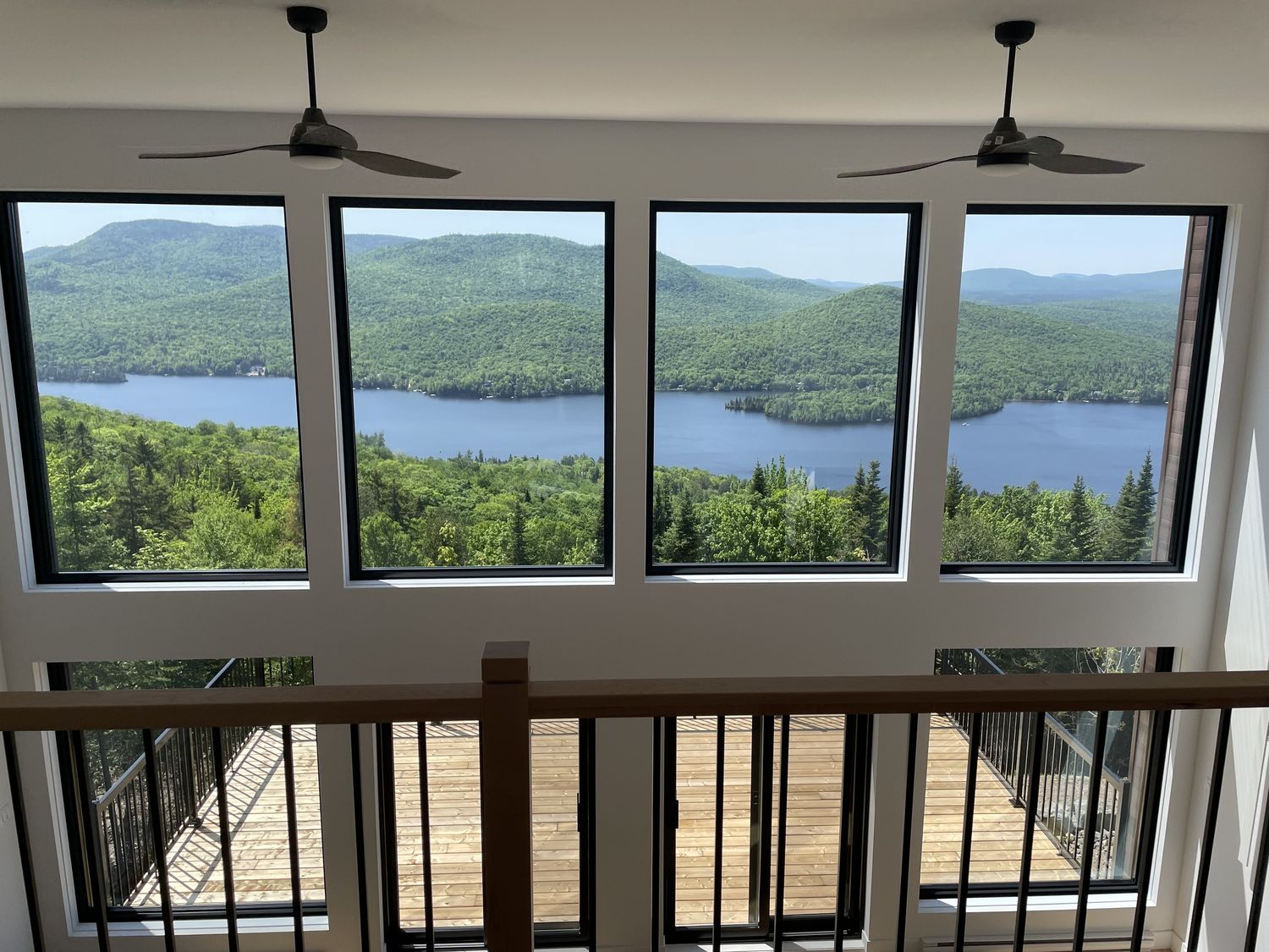 Sala de un proyecto de tipo Viviendas unifamiliares cerca de Joliette (Lanaudière) por Les Constructions du Patrimoine J.S. INC.