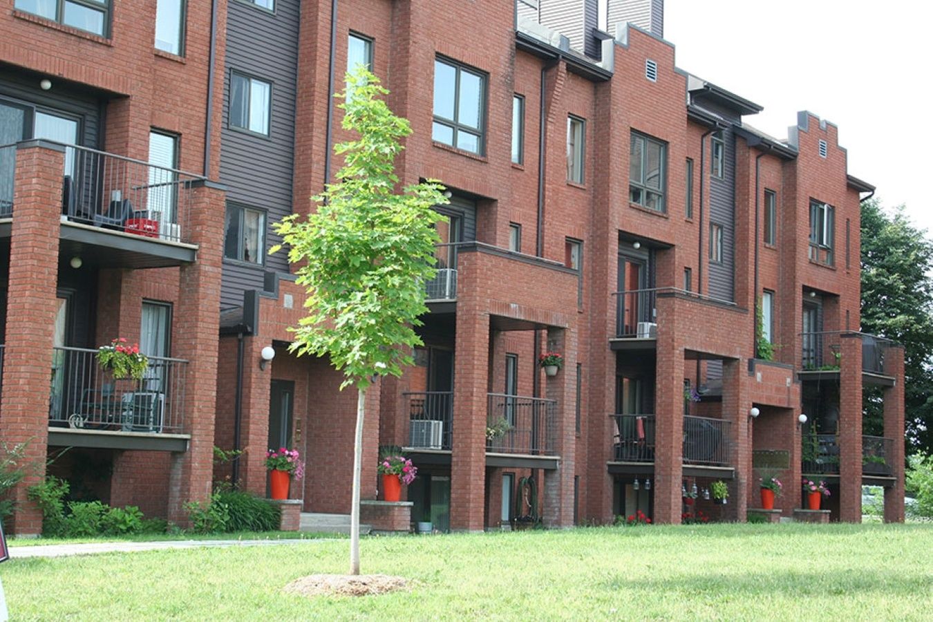 Travaux - Extérieur d'un projet de Calfeutrage près de Montréal/Laval/Longueuil (Grand Montréal) de Calfeutrage et Scellant SJSM Inc.