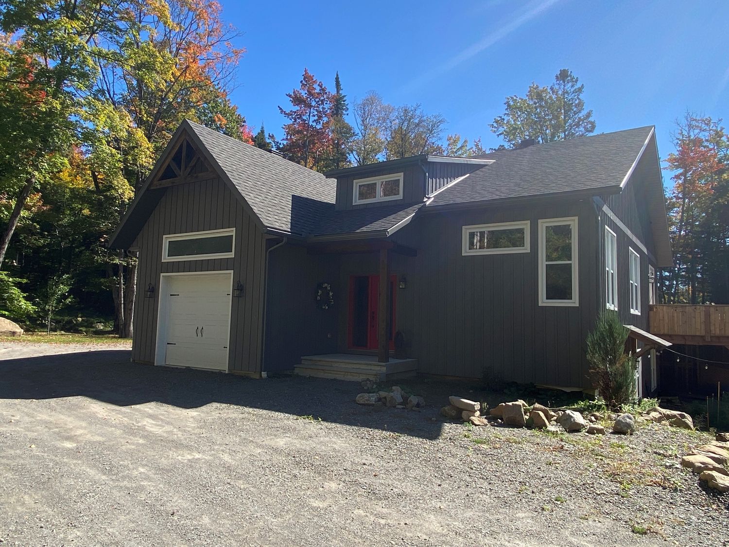 Acabado exterior de un proyecto de tipo Viviendas unifamiliares cerca de Saint-Jérôme (Laurentides) por Construction Projyg