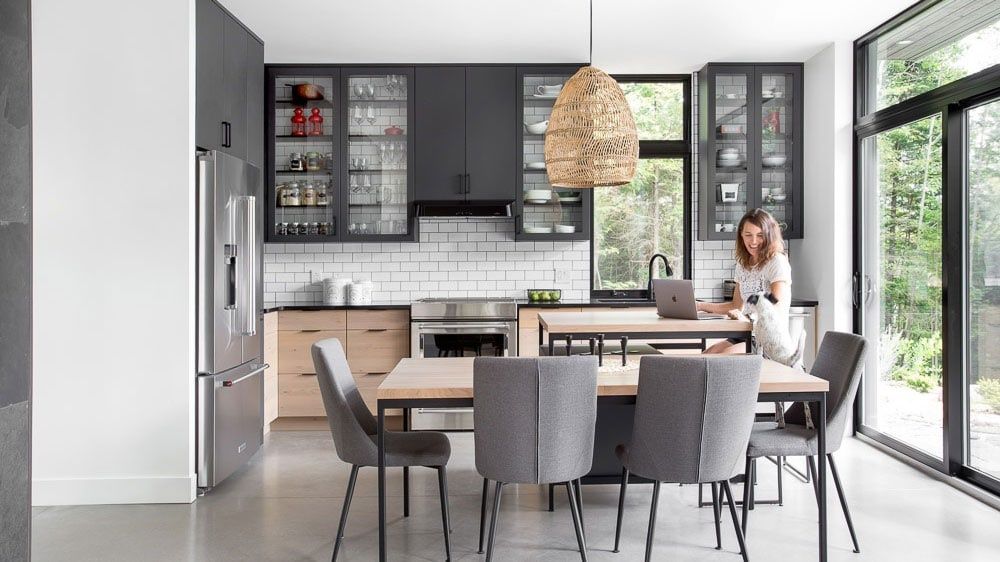 Kitchen from a Single family homes project near Saint-Jerome (Laurentides) by Écohabitations boréales