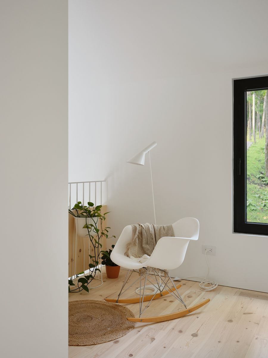 Salón familiar de un proyecto de tipo Viviendas unifamiliares cerca de Granby - Bromont - Cowansville por Stroph Architecture & Design