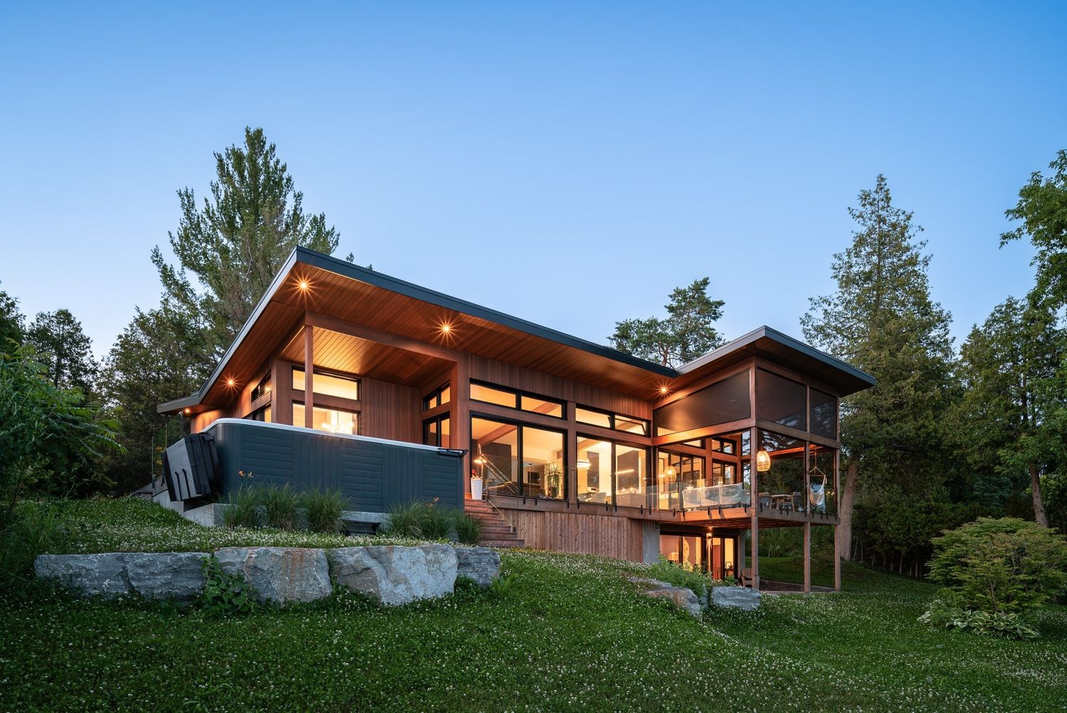  de un proyecto de tipo Viviendas unifamiliares cerca de Montreal (Gran Montreal) por Studio MMA Architects